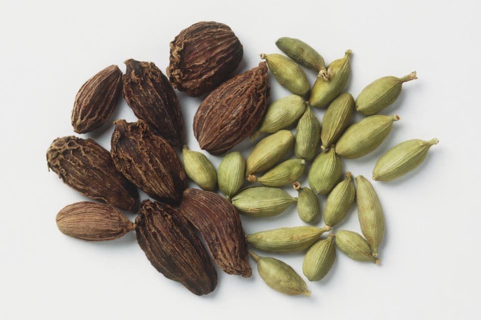 Top Quality Green and Black Cardamom